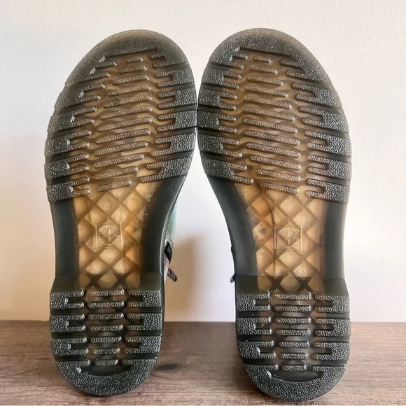 DR. MARTENS Junior 1460 Lace Up Unisex Boots Size 5 or 4 #B1175 B1123 - Picture 9 of 9